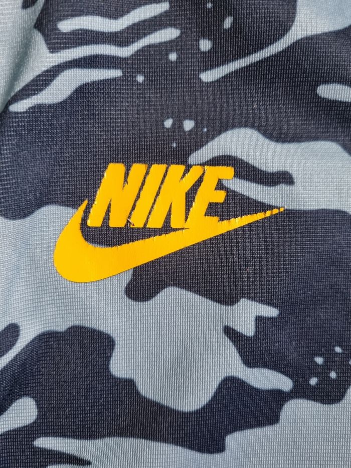 Ensemble de survetement nike taille 4-5 ans couleur jaune et bleu très bonne etat - photo numéro 2
