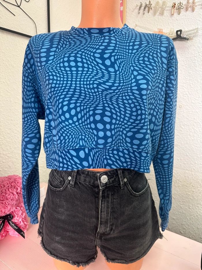 Sweat bleu à motifs