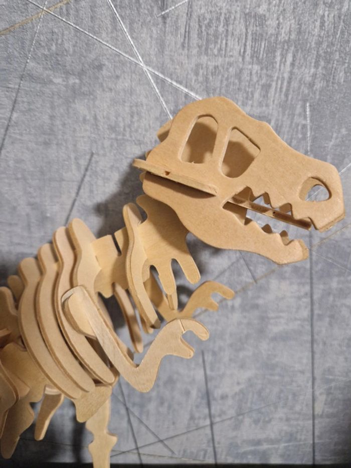 Puzzle 3D dinosaure en bois - photo numéro 4
