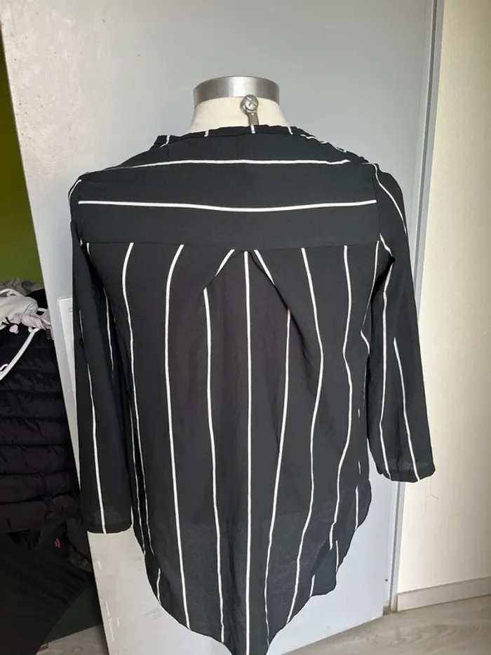 Blouse noire et blanche - photo numéro 4