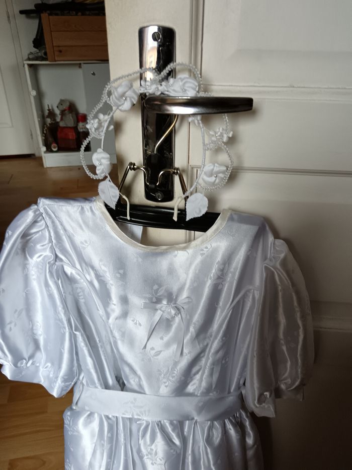 Robe de communion très belle - photo numéro 4