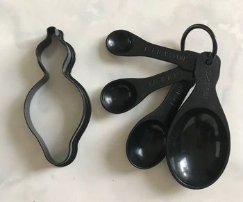 Cuillères doseuses et emporte pièce barbapapa