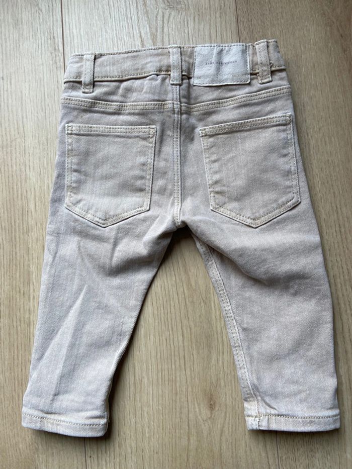 Tenue beige jean Zara et haut col Claudine 12 mois - photo numéro 7