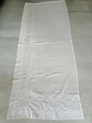 rideau voile brodé blanc