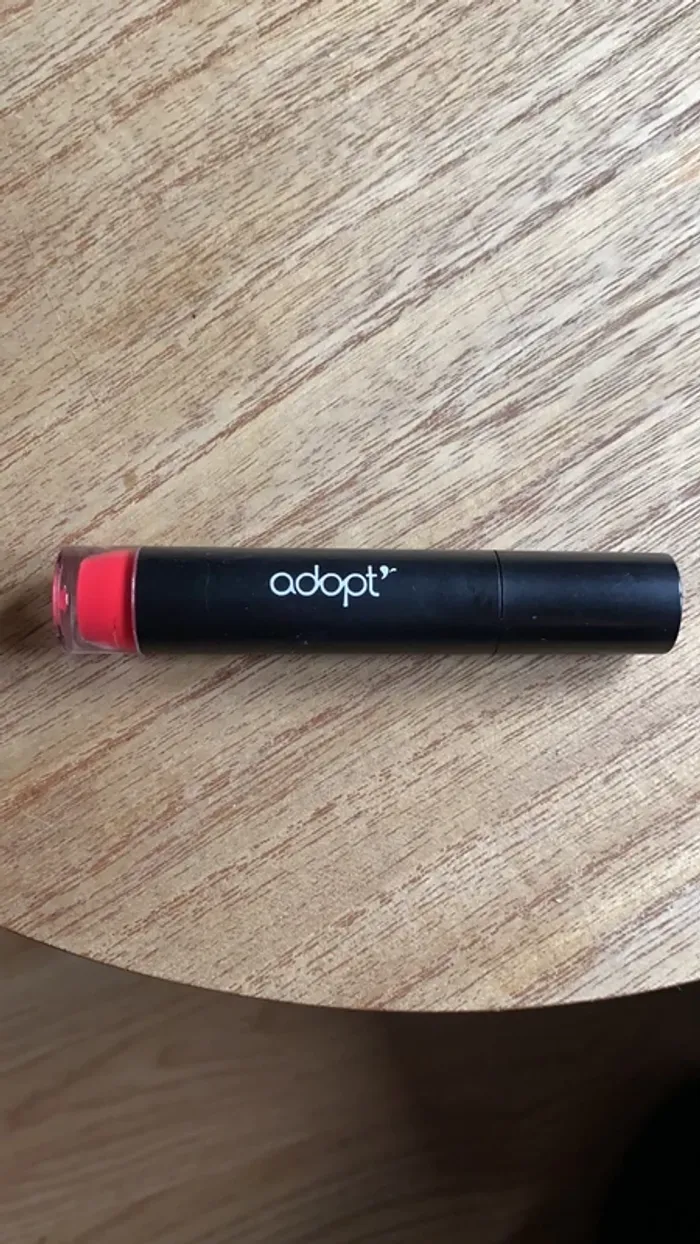 Rouge à lèvre liquide neuve