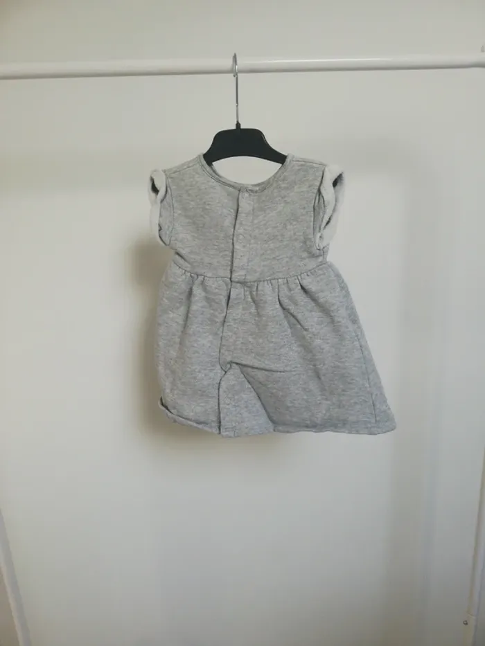 Robe hiver Disney 6 mois - photo numéro 2