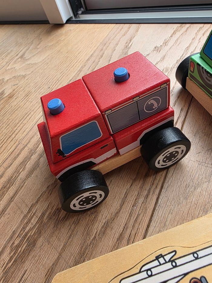 Jeu en bois puzzle voiture - photo numéro 3