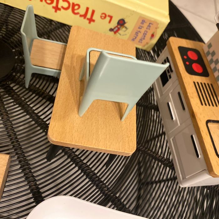 Lot meubles en bois pour poupées - photo numéro 3