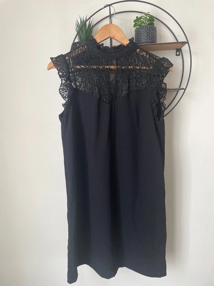 Robe dentelle noire