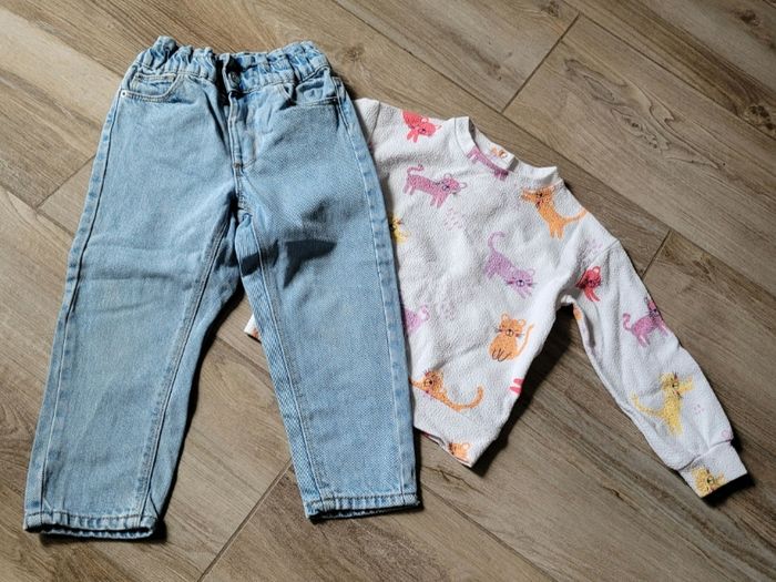 Ensemble pull et jeans coupe mom taille 3 ans