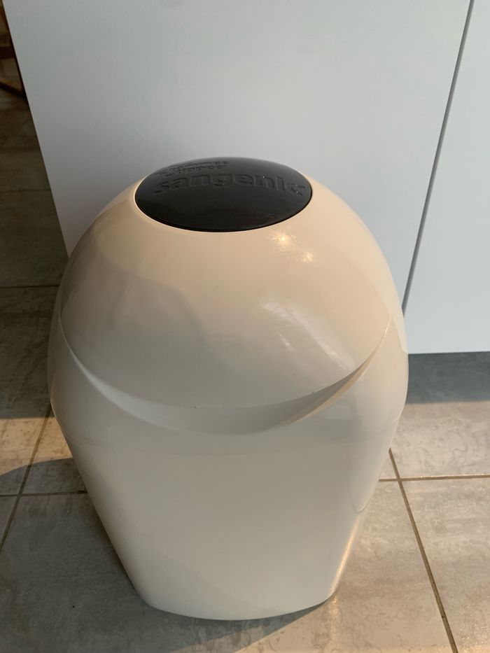 Poubelle tommee tippee