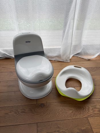 Toilette/ pot apprentissage + réducteur 