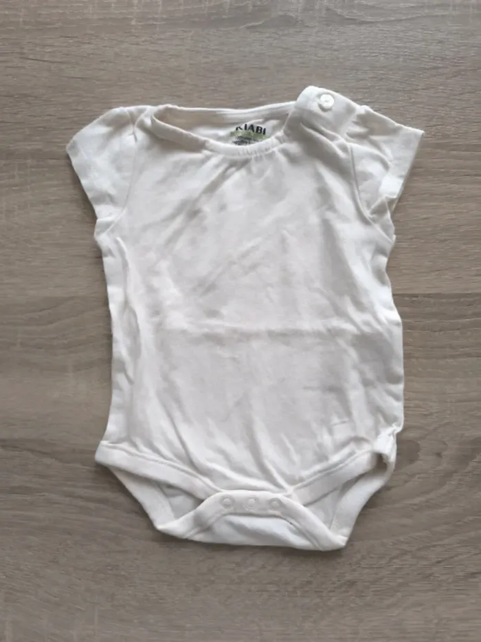 Lot 11 vêtements 1-3 mois fille - photo numéro 5