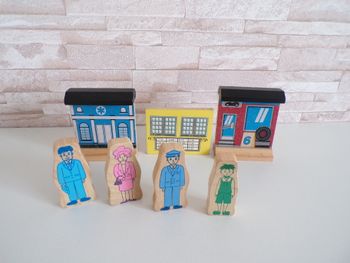 Circuits en bois - Décor - Personnages - Maisons (13)