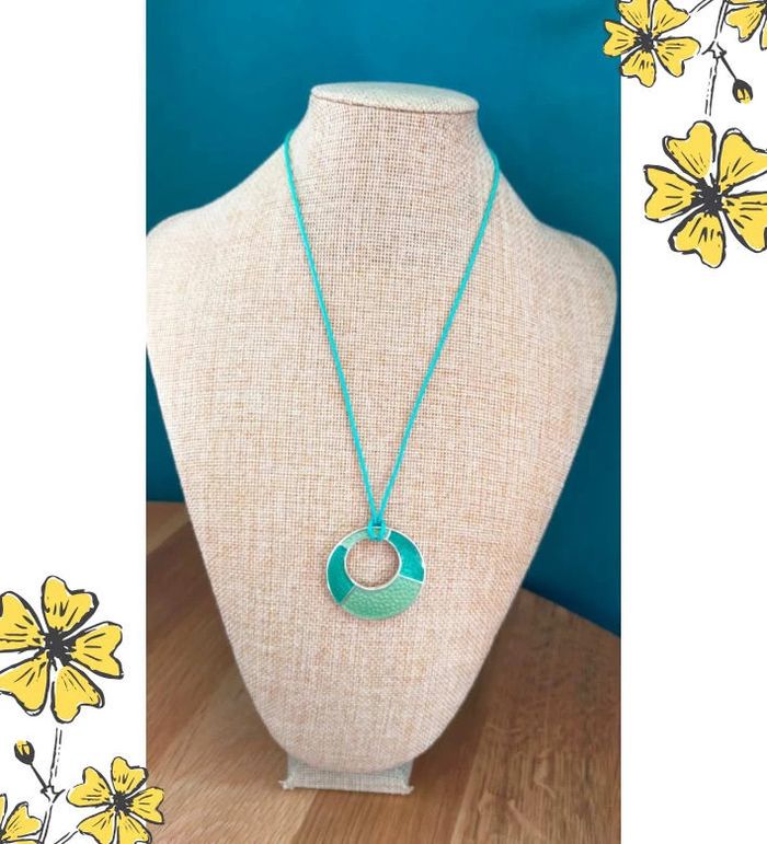 Collier pendentif signé LBMDJ – Collection Émeraude Urbaine - photo numéro 9