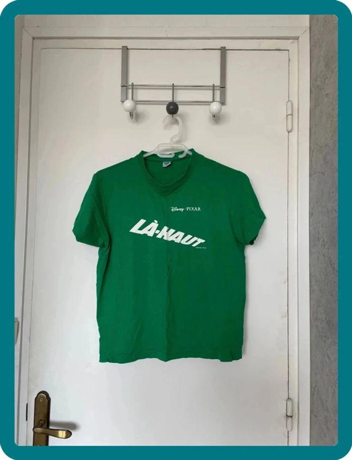 T-shirt vert la haut