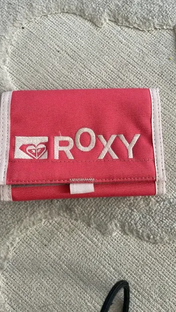 Porte-monnaie ROXY rose – Compact & pratique – Style surf/skate