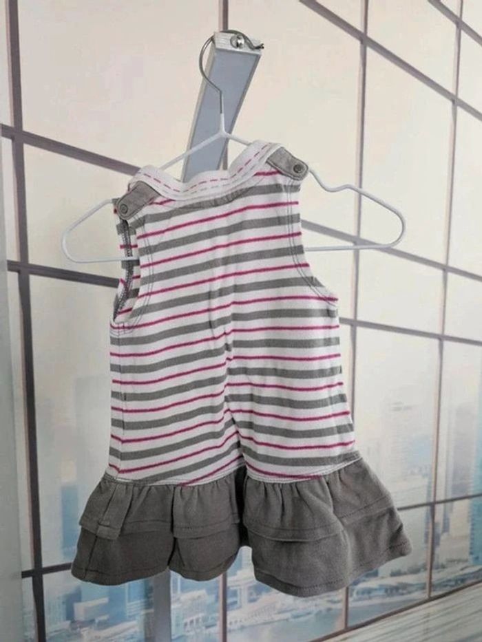 Robe taille 6 mois - photo numéro 3