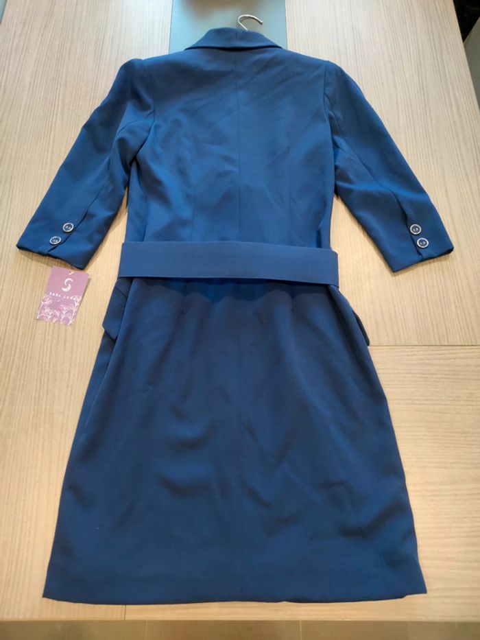 Robe tailleur - photo numéro 3