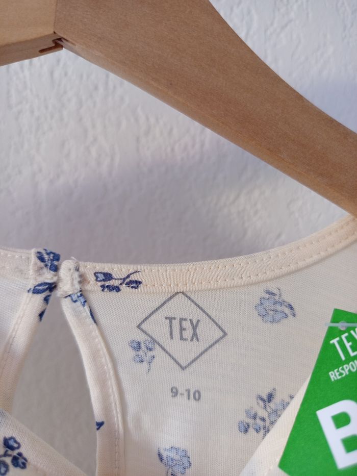 Blouse fleurie Liberty en coton bio taille 9 / 10 ans neuve avec étiquette - photo numéro 3