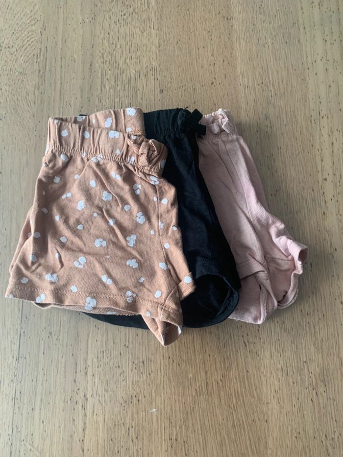 Lot de 3 short H&m 5 ans - photo numéro 2