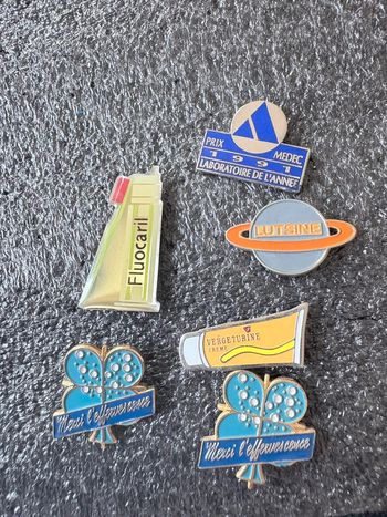 Lot 6 pin’s thème médical