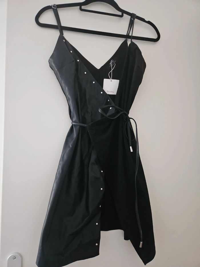 Robe de soirée noire Bershka
