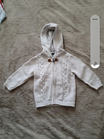 Gilet zippé okaidi
3 ans taille grand