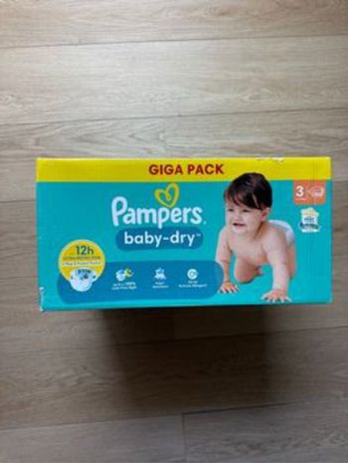 150 couches Pampers baby dry taille 3
