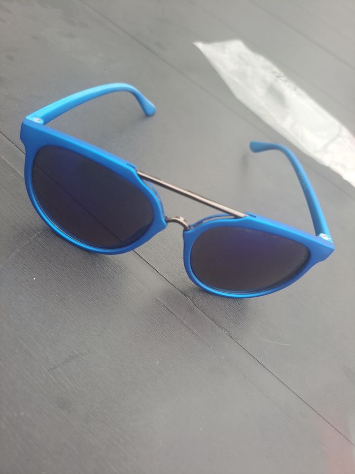 Lunettes de soleil "CE" - photo numéro 6