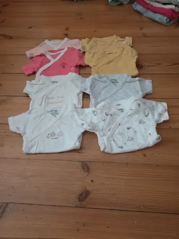 Lot de 8 bodies manche courte en coton