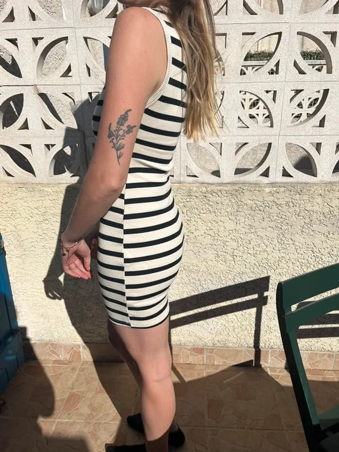 Robe en parfait état - photo numéro 2