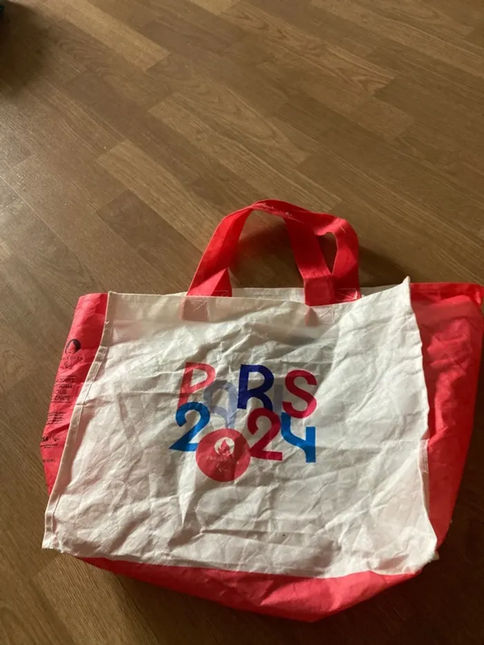 Petit sac Paris 2024