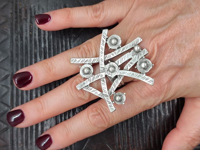 Bague graphique plaqué argent artisanale ajustable