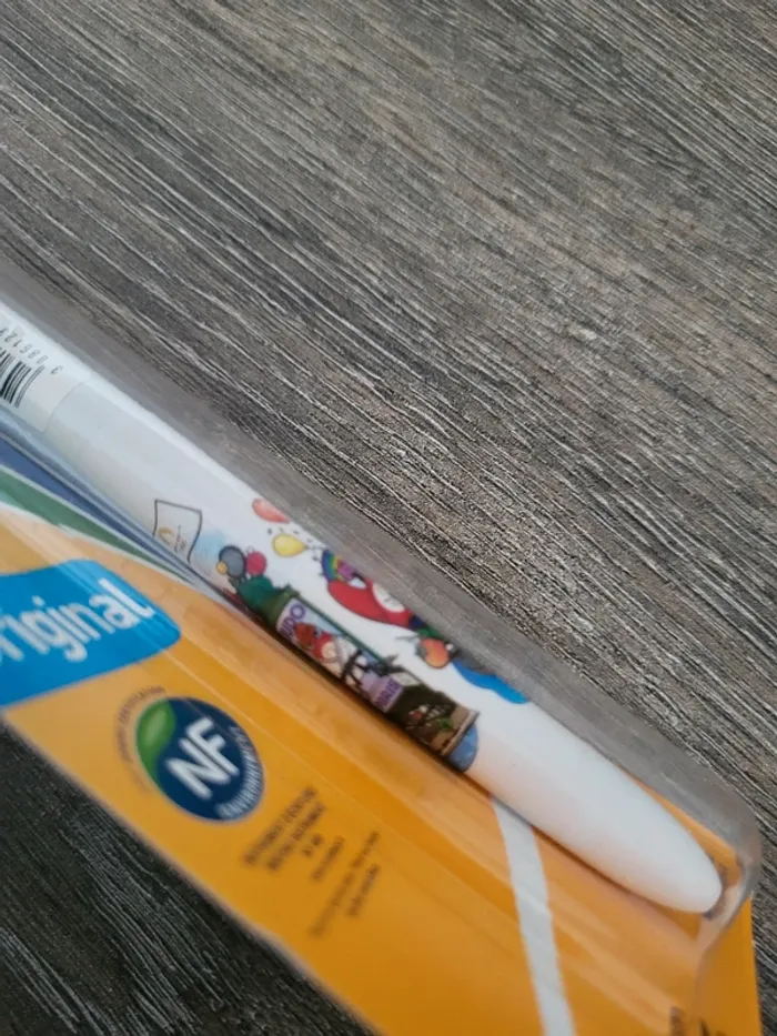 BIC 4 couleurs- collection Paris 2024 - photo numéro 3