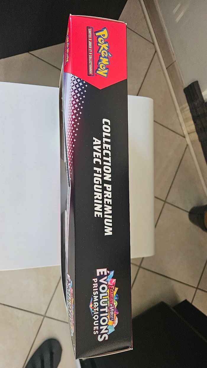Coffret Collection Premium avec figurine Évolutions Prismatiques - photo numéro 5