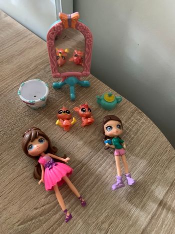 Lot de 2 poupées et 2 animaux pet shop