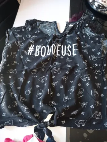 Crop top avec noeud bleu marine