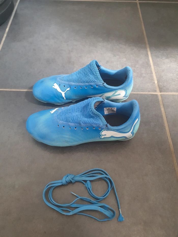 Crampons moulés football 35 - photo numéro 2