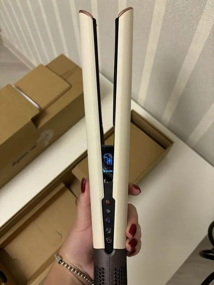 Dyson airstrait scellé juste déballé pour les photos - photo numéro 3