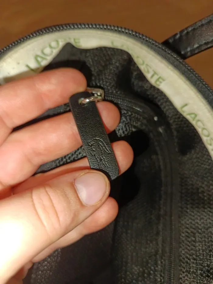 Magnifique sac Lacoste authentique noir l12 l12 petit format - photo numéro 9