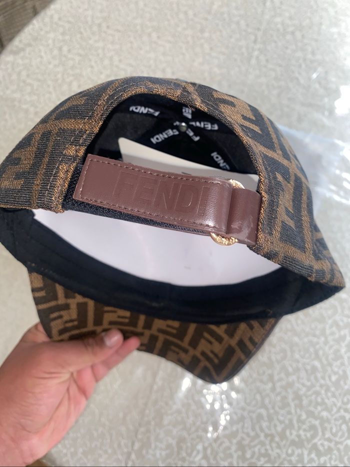 Casquette Fendi marron - photo numéro 2