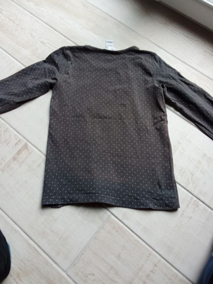 T-shirt gris à point blanc H&M 6 8 ans - photo numéro 4