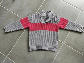 Pull grosses mailles avec 3 boutons 4 ans