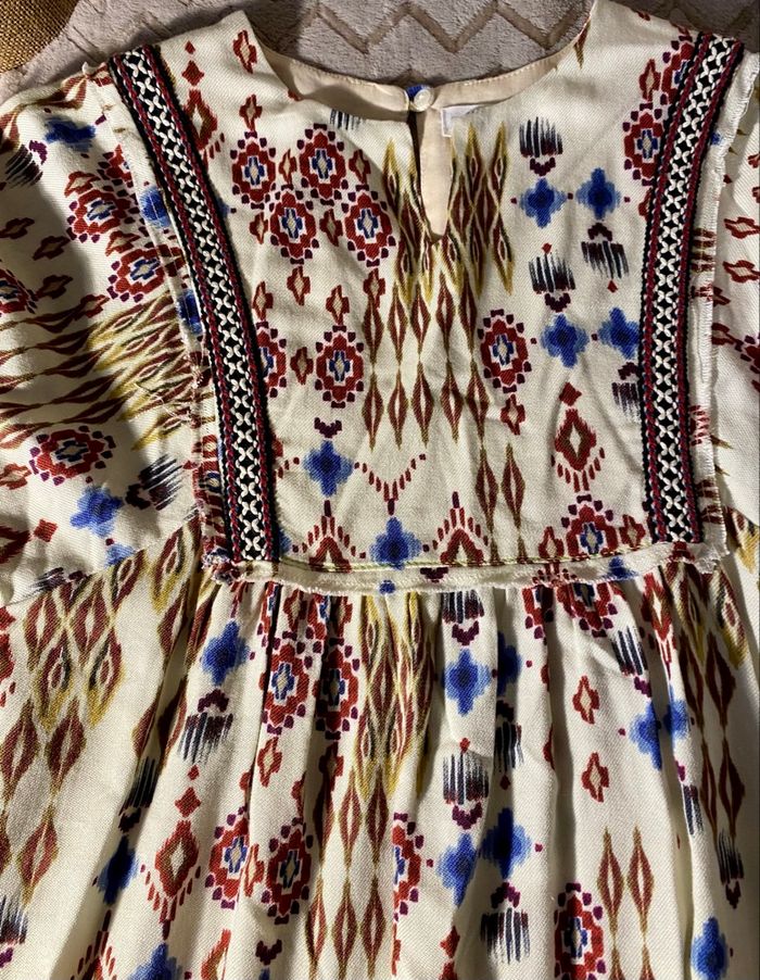 Belle robe Zara taille 10 ans - photo numéro 2