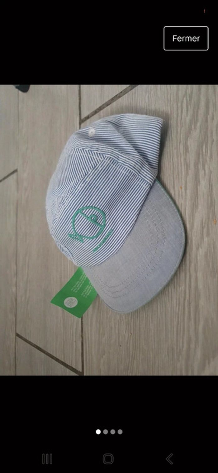 Casquette okaidi neuve 43 cm