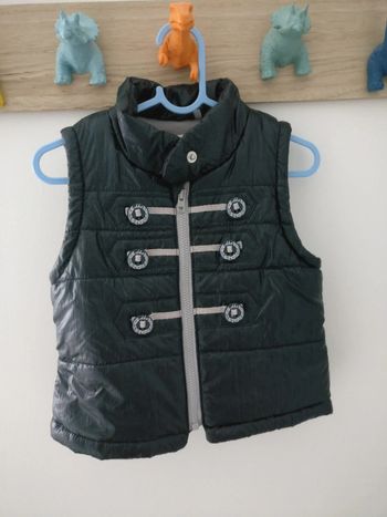 Doudoune sans manche IKKS taille 18 mois