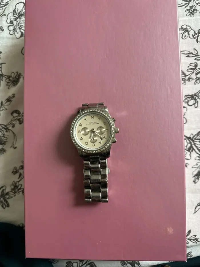 Montre argenté