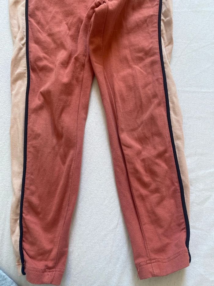 Ensemble de sport taille 5 ans - photo numéro 8