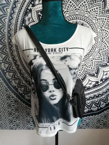 Tee-shirt blanc et noir avec photo fille cool / gémo / (S)